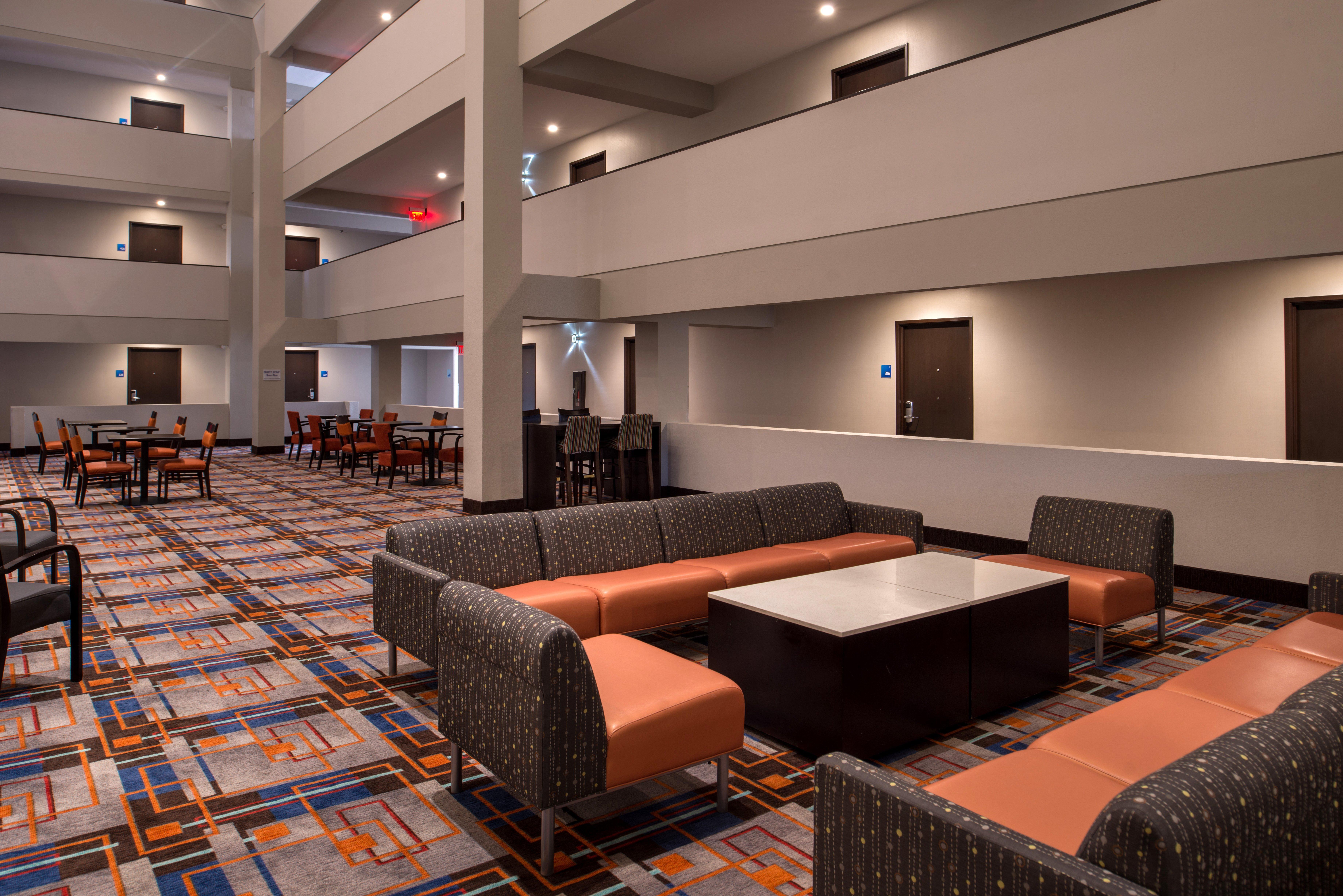 Holiday Inn Express & Suites San Antonio Medical - Six Flags By Ihg Екстер'єр фото