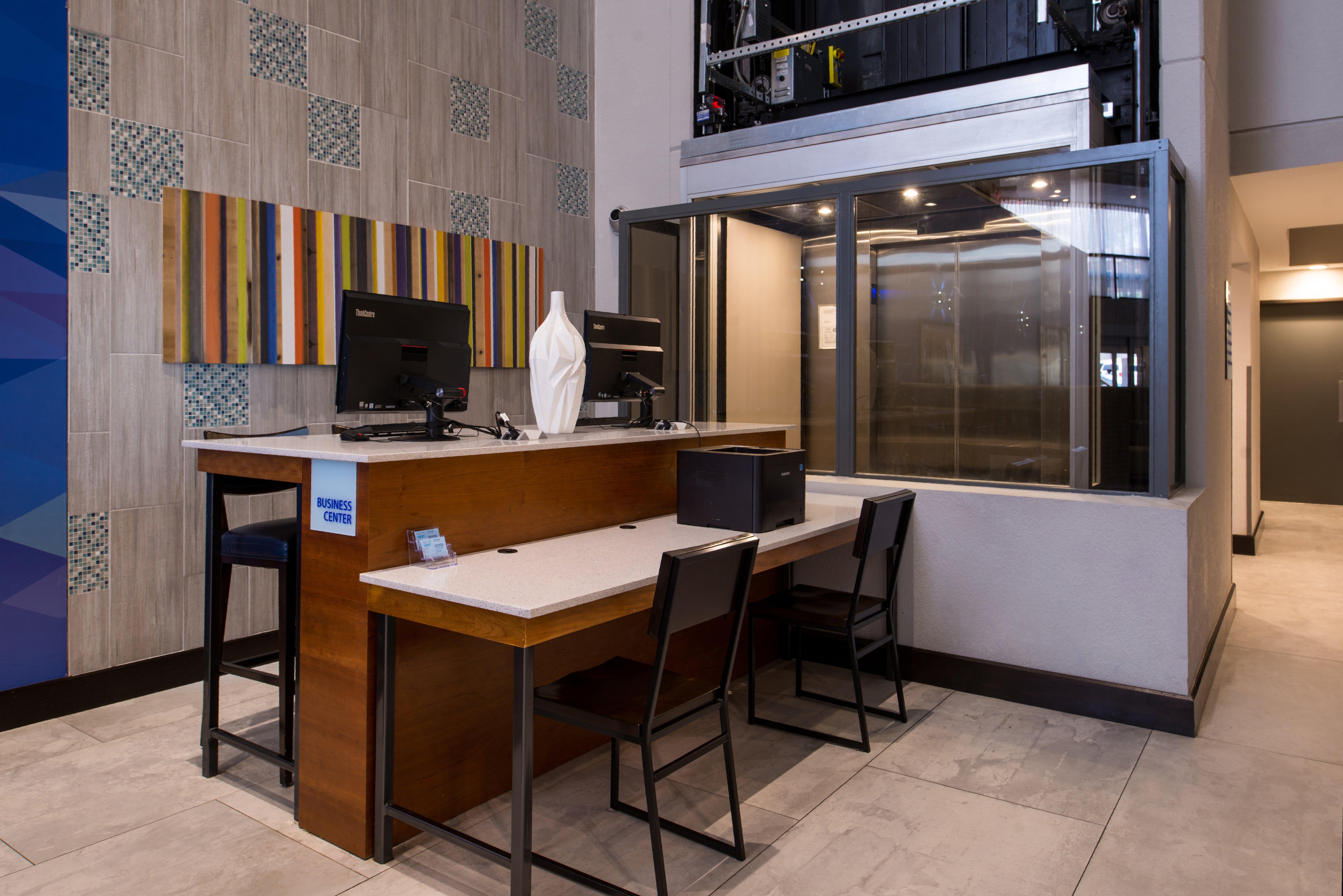 Holiday Inn Express & Suites San Antonio Medical - Six Flags By Ihg Екстер'єр фото