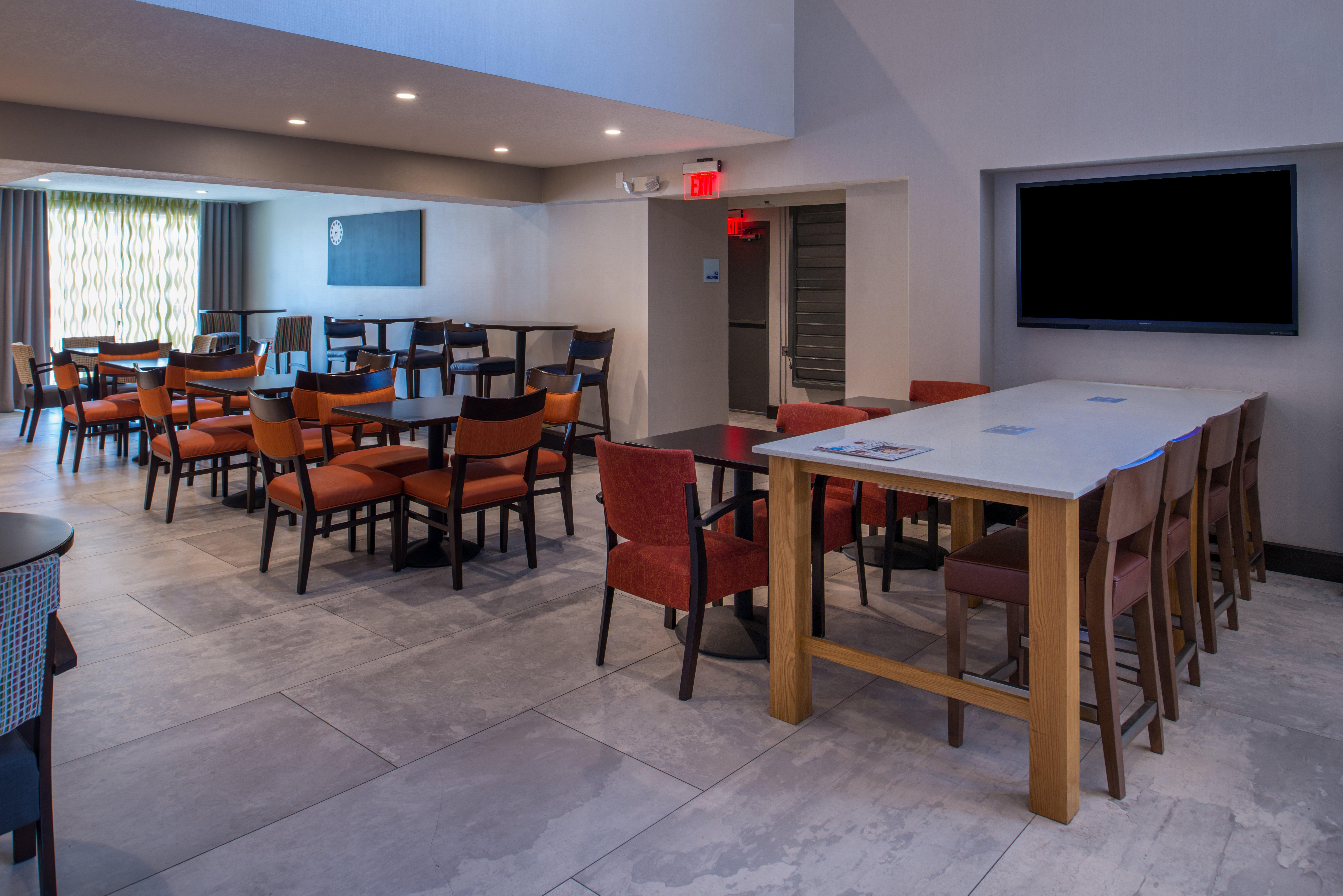 Holiday Inn Express & Suites San Antonio Medical - Six Flags By Ihg Екстер'єр фото
